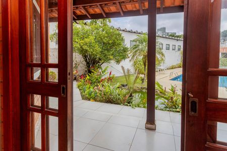 Casa à venda com 680m², 3 quartos e 5 vagasEntrada