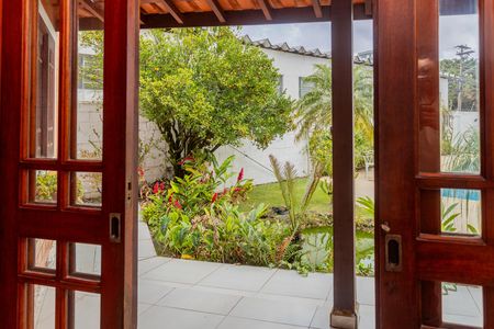 Casa à venda com 680m², 3 quartos e 5 vagasEntrada