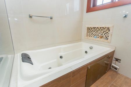 Casa à venda com 680m², 3 quartos e 5 vagasBanheiro da Suíte