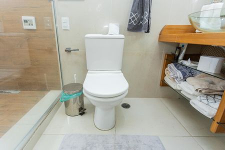 Casa à venda com 680m², 3 quartos e 5 vagasBanheiro da Suíte