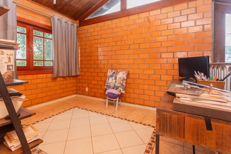 Casa à venda com 680m², 3 quartos e 5 vagasEscritório