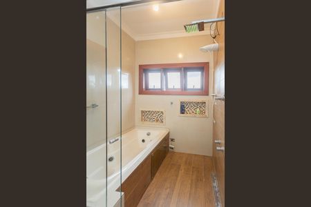 Casa à venda com 680m², 3 quartos e 5 vagasBanheiro da Suíte