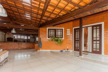 Casa à venda com 680m², 3 quartos e 5 vagasEntrada