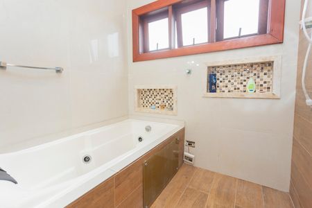 Casa à venda com 680m², 3 quartos e 5 vagasBanheiro da Suíte