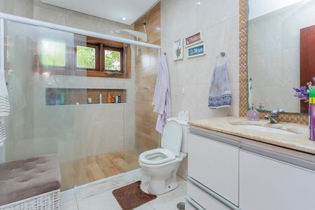 Casa à venda com 680m², 3 quartos e 5 vagasBanheiro social