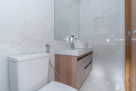Casa de condomínio para alugar com 200m², 3 quartos e 2 vagas Casa de condomínio para alugar com 200m², 3 quartos e 2 vagasBanheiro da Suíte 2