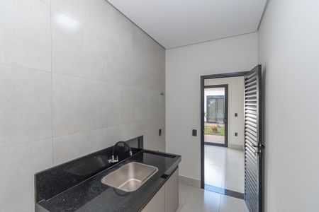 Casa de condomínio para alugar com 200m², 3 quartos e 2 vagas Casa de condomínio para alugar com 200m², 3 quartos e 2 vagasrea de Serviço