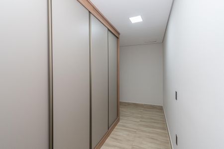 Casa de condomínio para alugar com 200m², 3 quartos e 2 vagas Casa de condomínio para alugar com 200m², 3 quartos e 2 vagasCloset da suíte 1