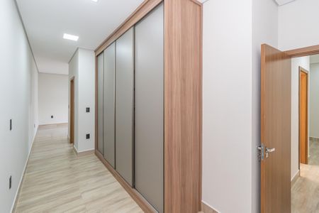 Casa de condomínio para alugar com 200m², 3 quartos e 2 vagas Casa de condomínio para alugar com 200m², 3 quartos e 2 vagasCloset da suíte 1
