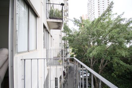 Varanda de apartamento para alugar com 3 quartos, 76m² em Jardim Londrina, São Paulo