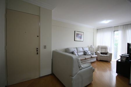 Sala de apartamento para alugar com 3 quartos, 76m² em Jardim Londrina, São Paulo