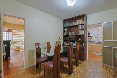 Sala de casa à venda com 3 quartos, 200m² em Carlos Prates, Belo Horizonte
