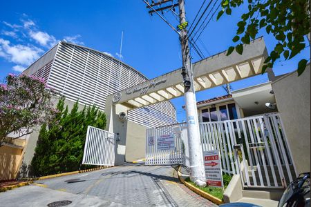 Casa de condomínio à venda com 180m², 3 quartos e 2 vagas Casa de condomínio à venda com 180m², 3 quartos e 2 vagasFachada