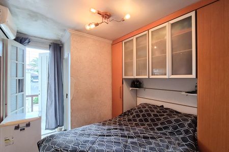 Casa de condomínio à venda com 180m², 3 quartos e 2 vagas Casa de condomínio à venda com 180m², 3 quartos e 2 vagasSuíte