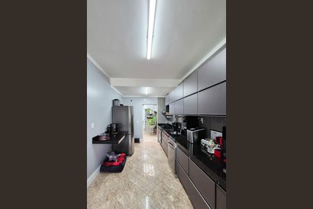 Casa de condomínio à venda com 180m², 3 quartos e 2 vagas Casa de condomínio à venda com 180m², 3 quartos e 2 vagasCozinha