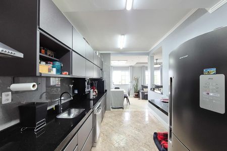 Casa de condomínio à venda com 180m², 3 quartos e 2 vagas Casa de condomínio à venda com 180m², 3 quartos e 2 vagasCozinha