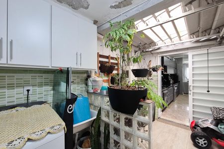 Casa de condomínio à venda com 180m², 3 quartos e 2 vagas Casa de condomínio à venda com 180m², 3 quartos e 2 vagasÁrea de Serviço