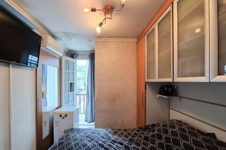 Casa de condomínio à venda com 180m², 3 quartos e 2 vagas Casa de condomínio à venda com 180m², 3 quartos e 2 vagasSuíte