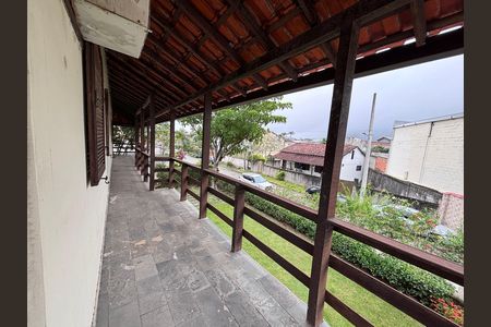 Casa de condomínio à venda com 600m², 6 quartos e 3 vagasVaranda
