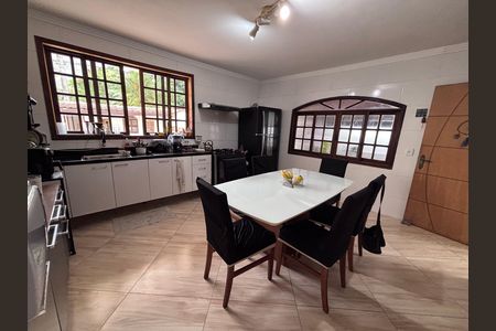 Casa de condomínio à venda com 600m², 6 quartos e 3 vagasCozinha