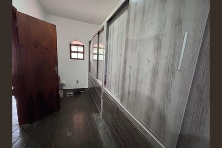 Casa de condomínio à venda com 600m², 6 quartos e 3 vagasCloset do quarto 4