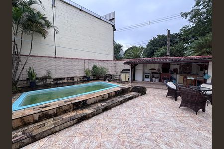 Casa de condomínio à venda com 600m², 6 quartos e 3 vagasÁrea externa