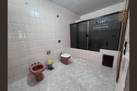 Casa de condomínio à venda com 600m², 6 quartos e 3 vagasBanheiro do quarto 4