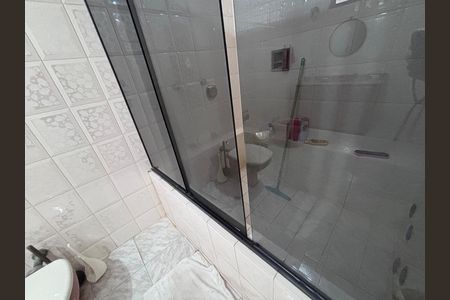Casa de condomínio à venda com 600m², 6 quartos e 3 vagasBanheiro do quarto 4