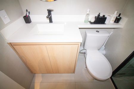 Banheiro da Suíte de apartamento para alugar com 1 quarto, 34m² em Santo Amaro, São Paulo