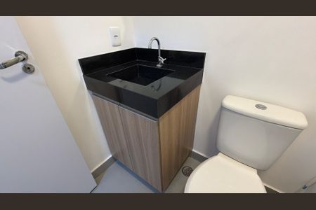 Studio para alugar com 30m², 1 quarto e sem vaga Studio para alugar com 30m², 1 quarto e sem vagaBanheiro