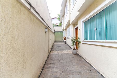 Casa de condomínio à venda com 60m², 2 quartos e 2 vagas Casa de condomínio à venda com 60m², 2 quartos e 2 vagasÁrea externa