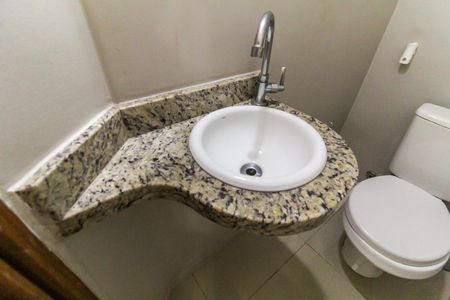 Casa de condomínio à venda com 60m², 2 quartos e 2 vagas Casa de condomínio à venda com 60m², 2 quartos e 2 vagasLavabo