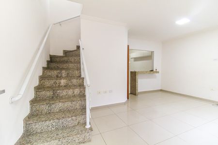 Casa de condomínio à venda com 60m², 2 quartos e 2 vagas Casa de condomínio à venda com 60m², 2 quartos e 2 vagasSala