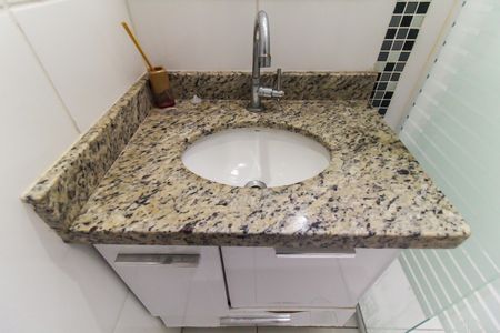 Casa de condomínio à venda com 60m², 2 quartos e 2 vagas Casa de condomínio à venda com 60m², 2 quartos e 2 vagasBanheiro 2