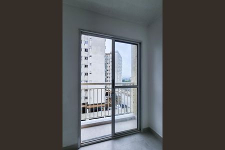 Apartamento à venda com 47m², 2 quartos e 1 vaga Apartamento à venda com 47m², 2 quartos e 1 vagaVaranda