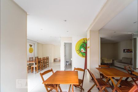 Apartamento para alugar com 49m², 2 quartos e 1 vaga Apartamento para alugar com 49m², 2 quartos e 1 vagaÁrea comum - Salão de festas