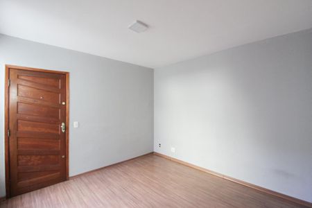 Sala de apartamento para alugar com 2 quartos, 50m² em Piratininga, Belo Horizonte