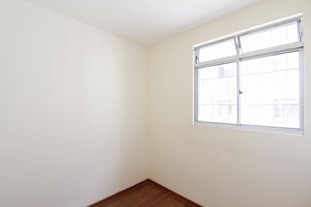 Quarto 2 de apartamento para alugar com 2 quartos, 50m² em Piratininga, Belo Horizonte