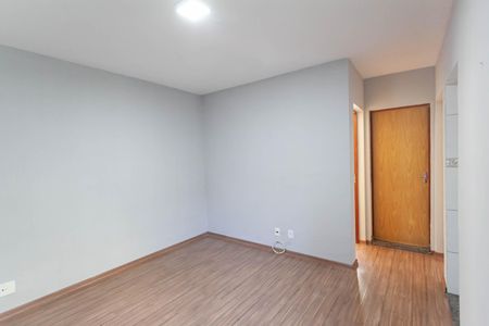 Sala de apartamento para alugar com 2 quartos, 50m² em Piratininga, Belo Horizonte