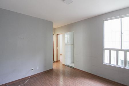 Sala de apartamento para alugar com 2 quartos, 50m² em Piratininga, Belo Horizonte