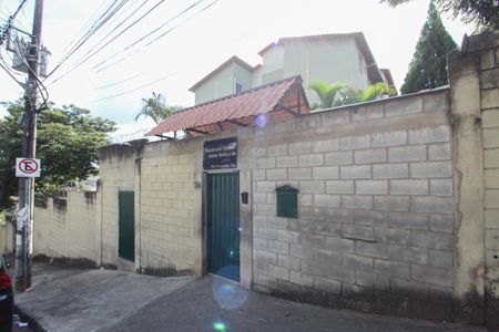 Apartamento para alugar com 50m², 2 quartos e 1 vaga Apartamento para alugar com 50m², 2 quartos e 1 vagaFachada