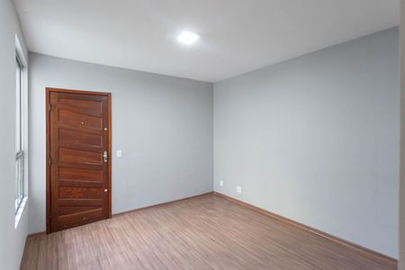 Sala de apartamento para alugar com 2 quartos, 50m² em Piratininga, Belo Horizonte