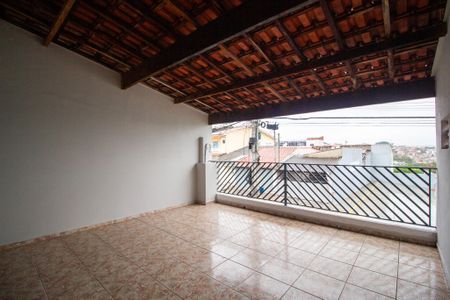 Casa para alugar com 125m², 4 quartos e 2 vagas Casa para alugar com 125m², 4 quartos e 2 vagasVaranda