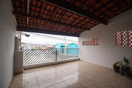 Casa para alugar com 125m², 4 quartos e 2 vagas Casa para alugar com 125m², 4 quartos e 2 vagasVaranda