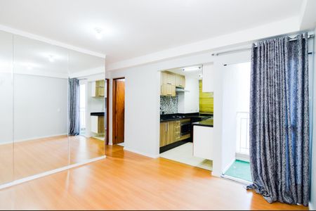 Sala de apartamento para alugar com 2 quartos, 48m² em Invernada, Guarulhos