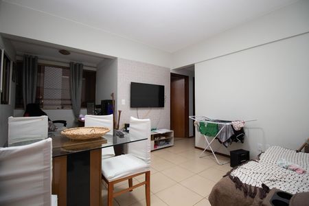Sala de apartamento à venda com 3 quartos, 69m² em Csb 10, Brasília