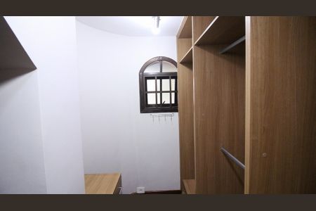 Casa à venda com 126m², 3 quartos e 2 vagasCloset da suíte