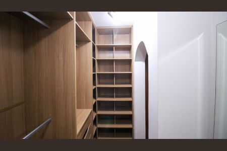 Casa à venda com 126m², 3 quartos e 2 vagasCloset da suíte