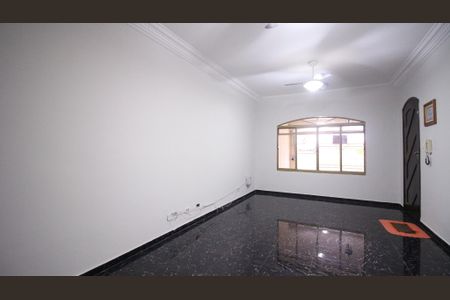 Sala de casa à venda com 3 quartos, 126m² em Jardim Ana Rosa, São Paulo