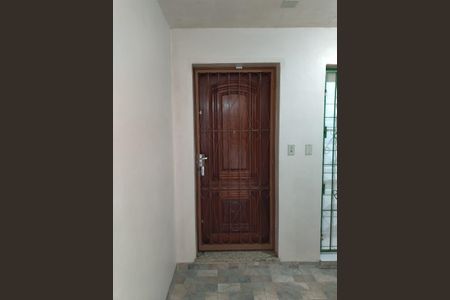 Apartamento à venda com 83m², 2 quartos e 1 vaga Apartamento à venda com 83m², 2 quartos e 1 vagaEntrada